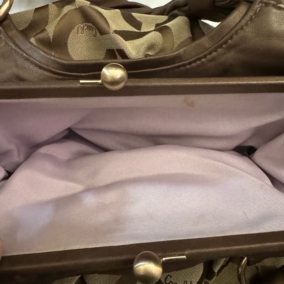 Coach purse - Picture 4 of 9